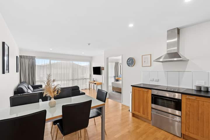 2 Bedroom | 2 Bathroom | Spacious Apartment - Wanaka