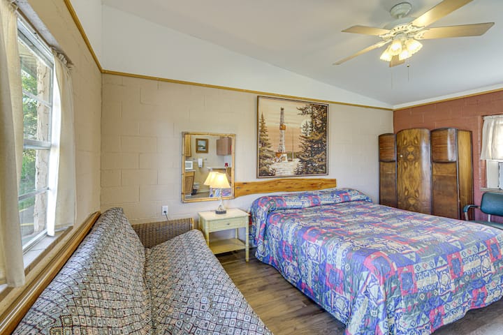 Easy Lake & Hiking Trails Access: Whitney Studio - Lake Whitney, TX