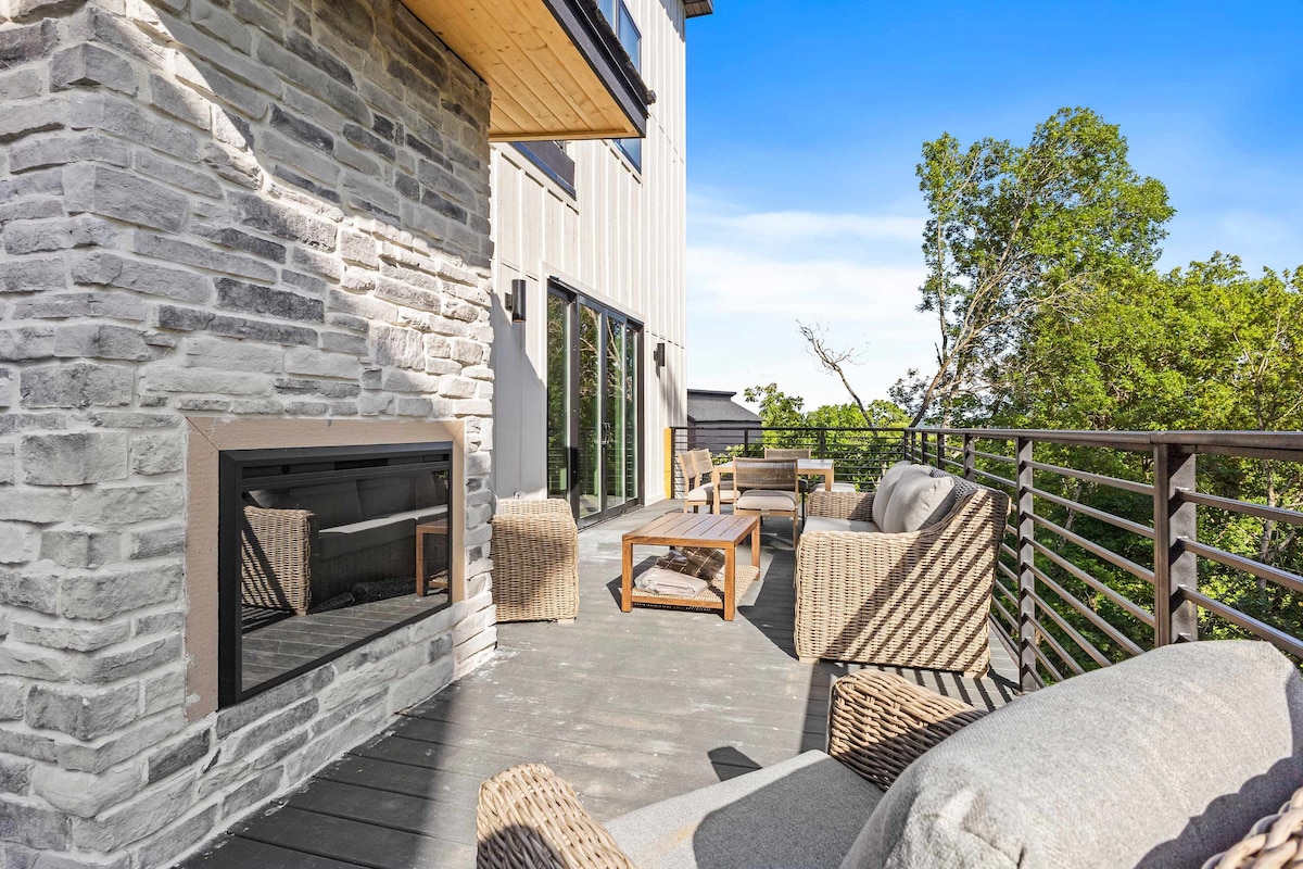 Serene Cabin Retreat・Rooftop Deck・Hot Tub・Games - Apartments