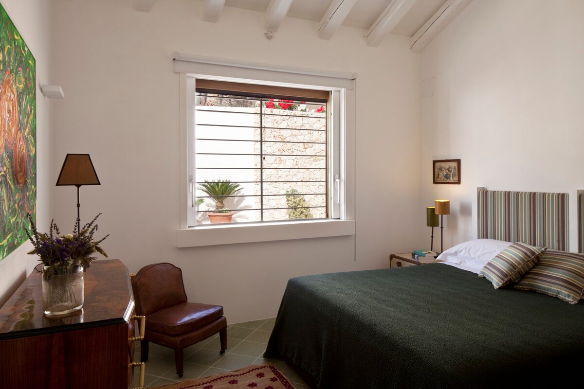 El segundo dormitorio, también doble. (Dormitorio 2) 