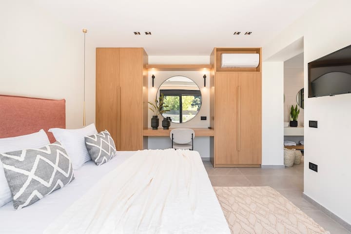 Seen from another angle. 