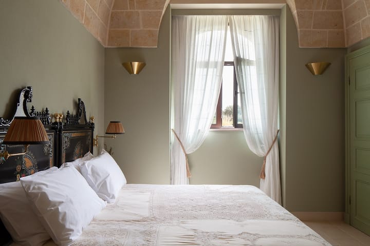 El cuarto y último dormitorio doble en la planta baja.