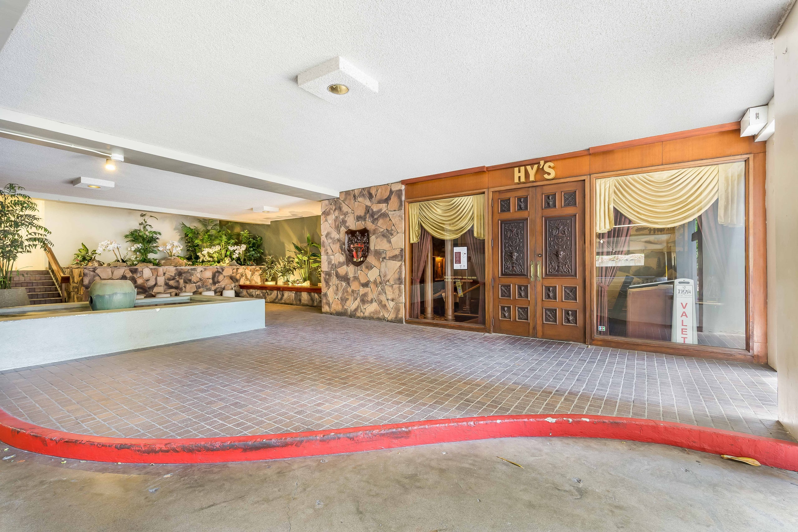 Ocean-Diamond Head Views Condo at Pacific Monarch - Image 41