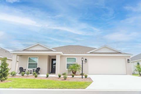 Brand New Designer Home!- 5 minutes from East Port