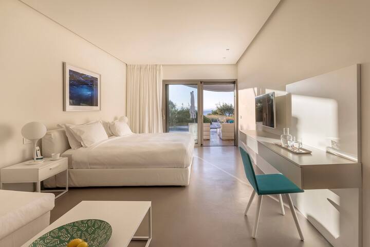 La troisième chambre double à deux lits au rez-de-chaussée inférieur (chambre 4).