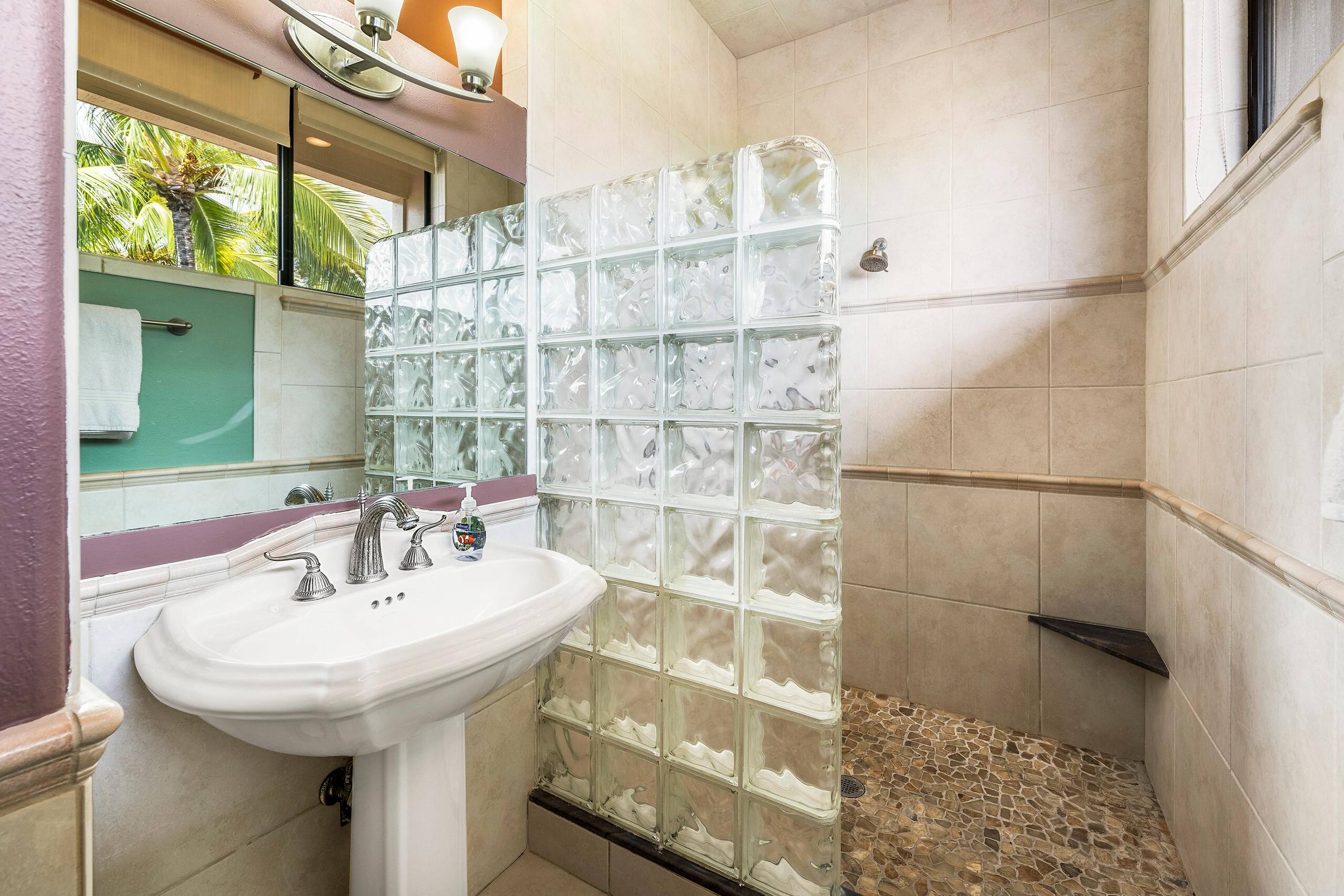 Condo in Kailua-Kona · ★4.78 · 2 bedrooms · 2 beds · 3 baths - Image 21
