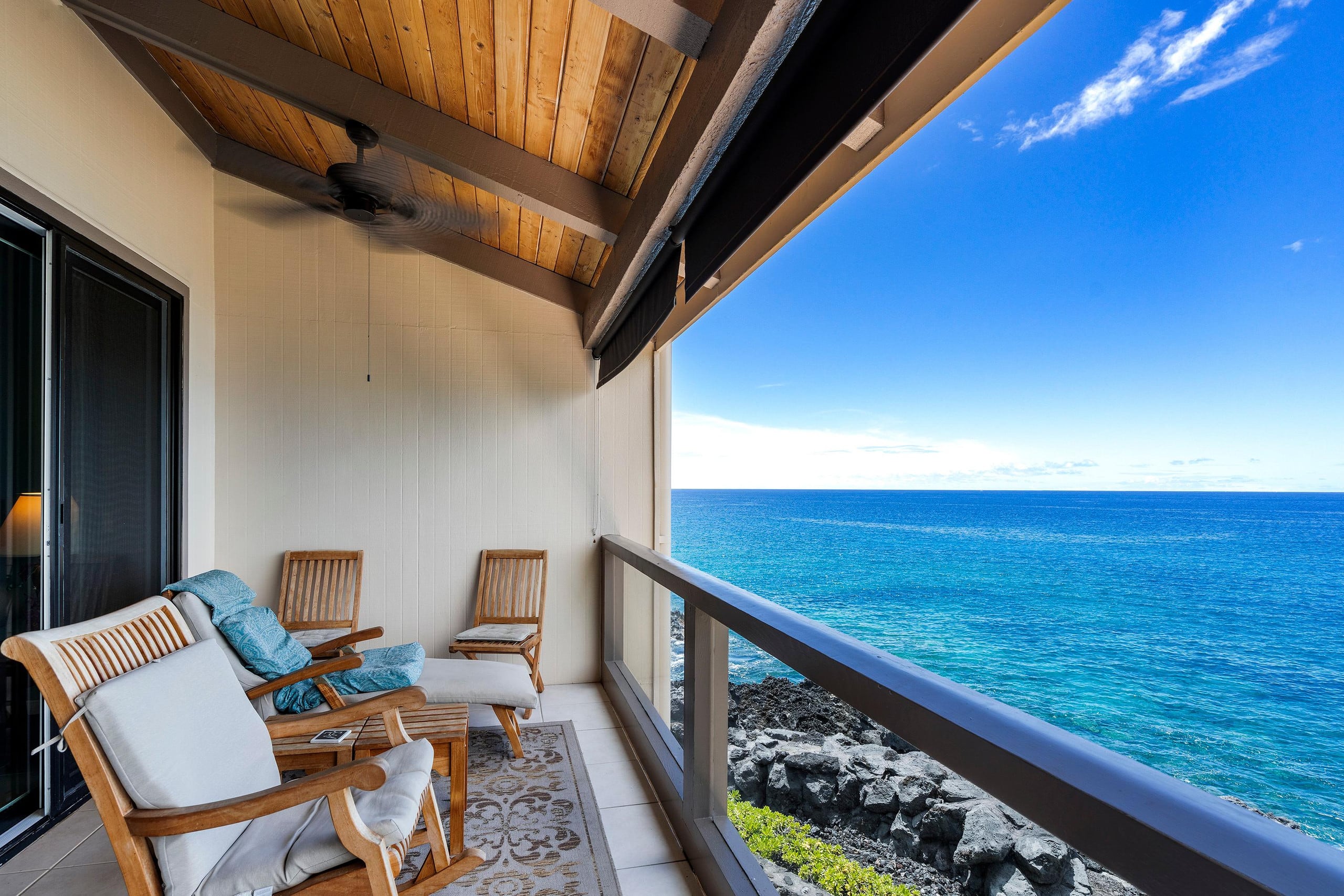 Condo in Kailua-Kona · ★4.78 · 2 bedrooms · 2 beds · 3 baths - Image 2