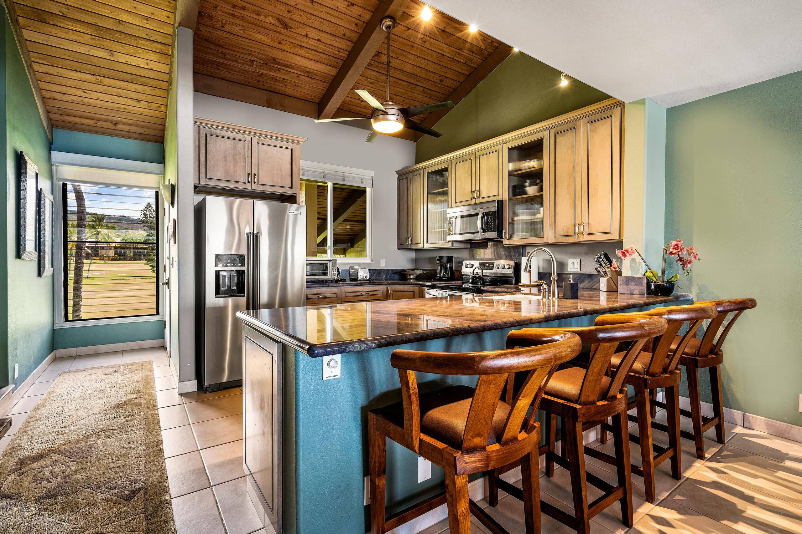 Condo in Kailua-Kona · ★4.78 · 2 bedrooms · 2 beds · 3 baths - Image 8