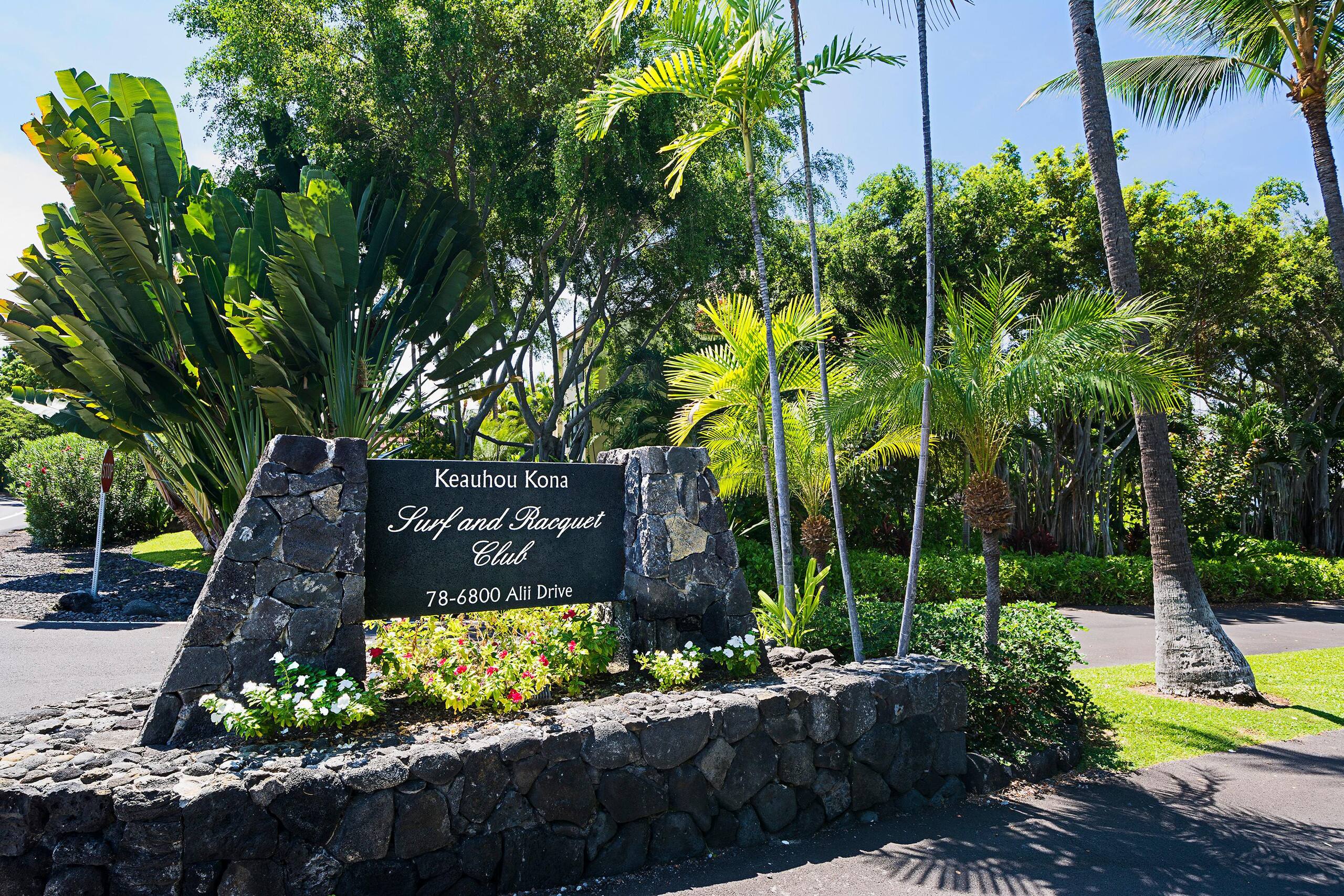 Condo in Kailua-Kona · ★4.78 · 2 bedrooms · 2 beds · 3 baths - Image 42