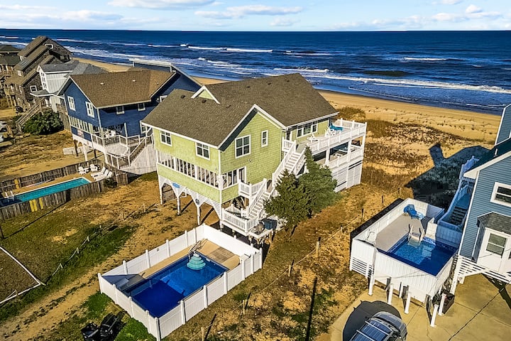 HIAV08: Beachfront Villa Royale OBX