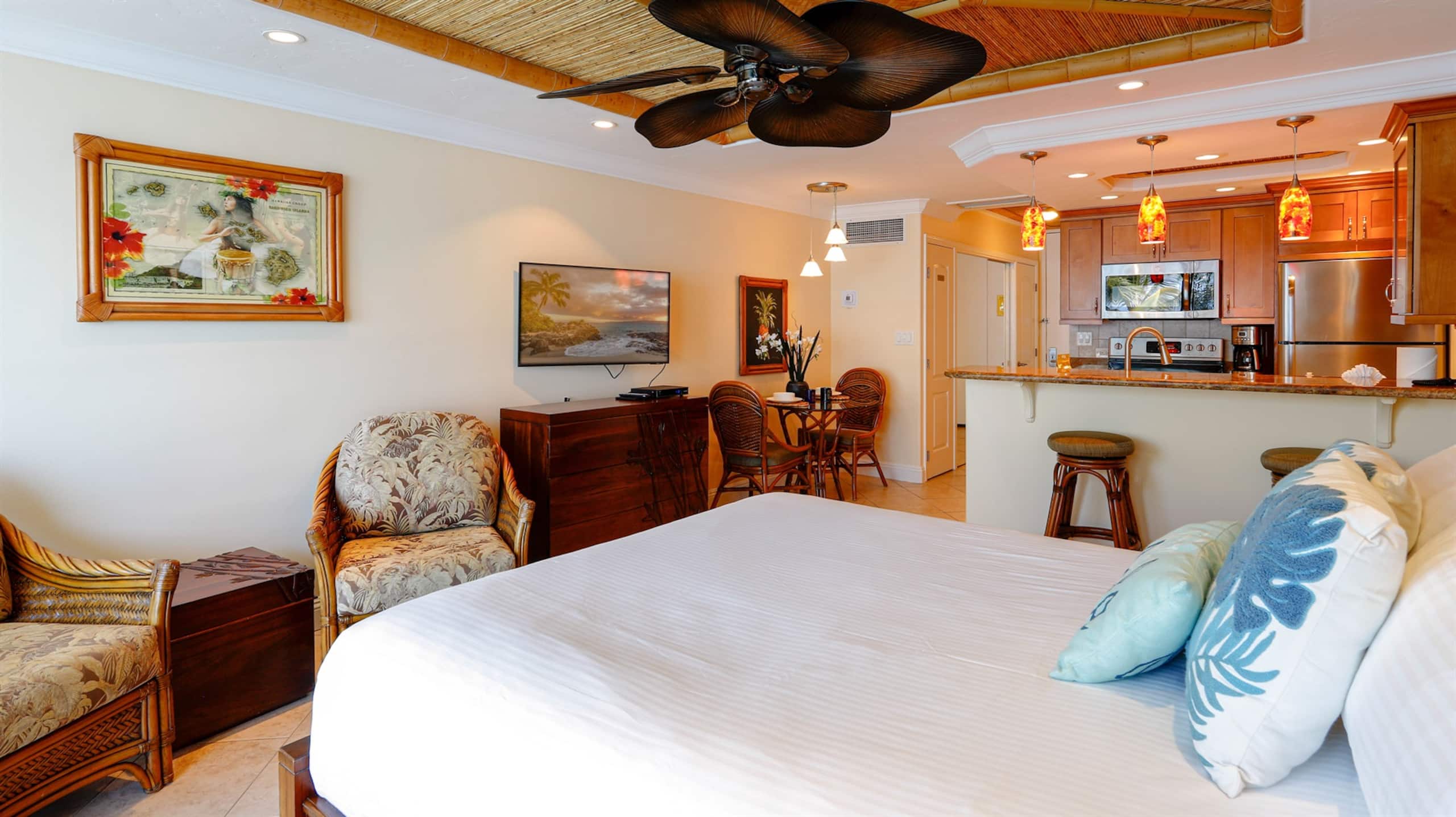 Condo in Lahaina · ★5.0 · Studio · 1 bed · 1 bath - Image 8