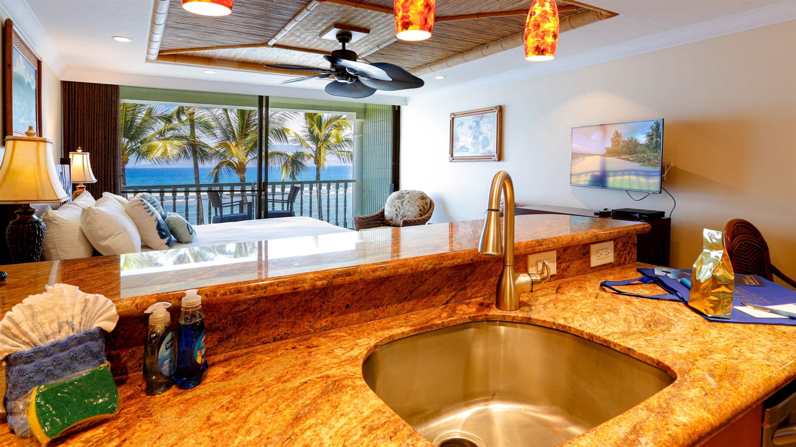 Condo in Lahaina · ★5.0 · Studio · 1 bed · 1 bath - Image 15