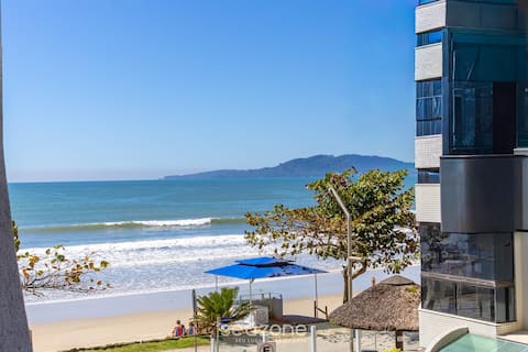 Top Airbnb: Apt with balcony and BBQ 30m from the sea RDM0101 in Itapema