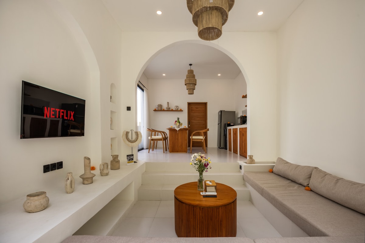 Villa in Mengwi · ★4.9 · 2 bedrooms · 2 beds · 2 private baths รายการ Airbnb เปรียบเทียบ
