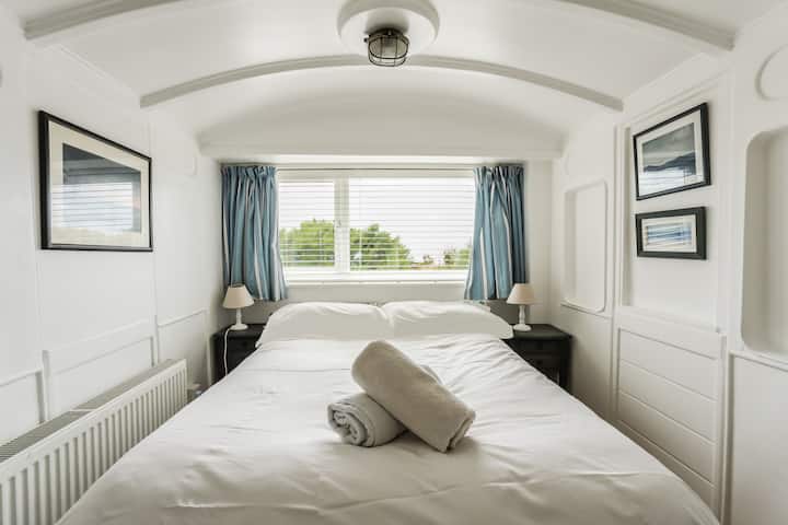 Брачен кревет (широк 125 - 149 см)