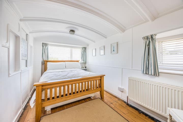 Брачен кревет (широк 125 - 149 см)