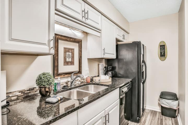 Quiet 2br 1st-floor | Balcony | Pool - Fernandina Beach, FL