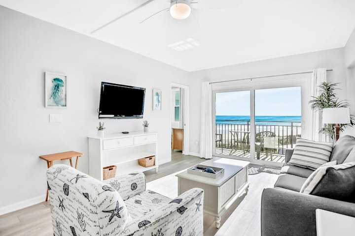 Ocean-view 2br Condo | 5th Floor | Balcony + Pool - Jacksonville Beach, FL