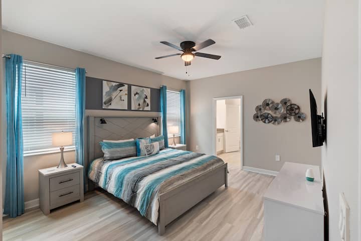 חדר שינה ראשי קינג 1 למטה חדר רחצה צמוד