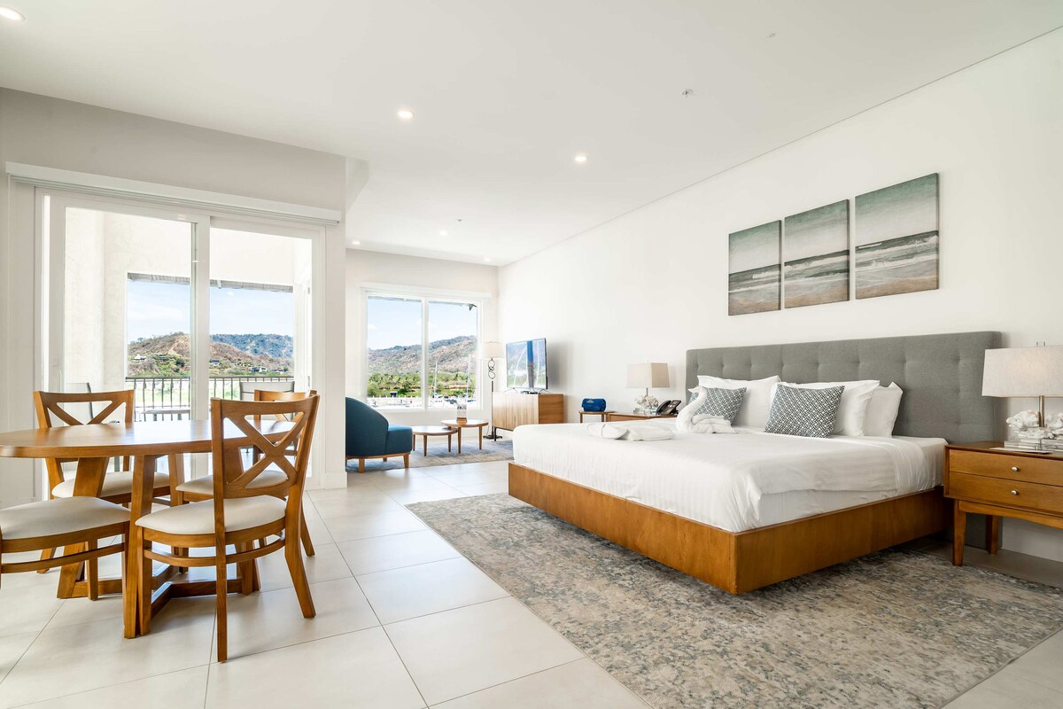 Luxury Marina View Studio 314