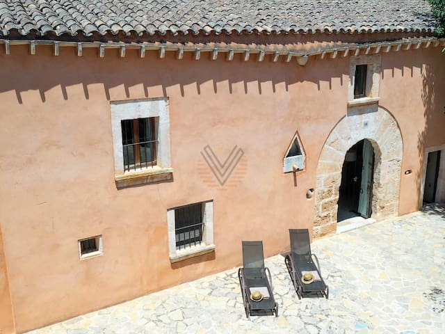 Can Mir, villa in Buger, Mallorca