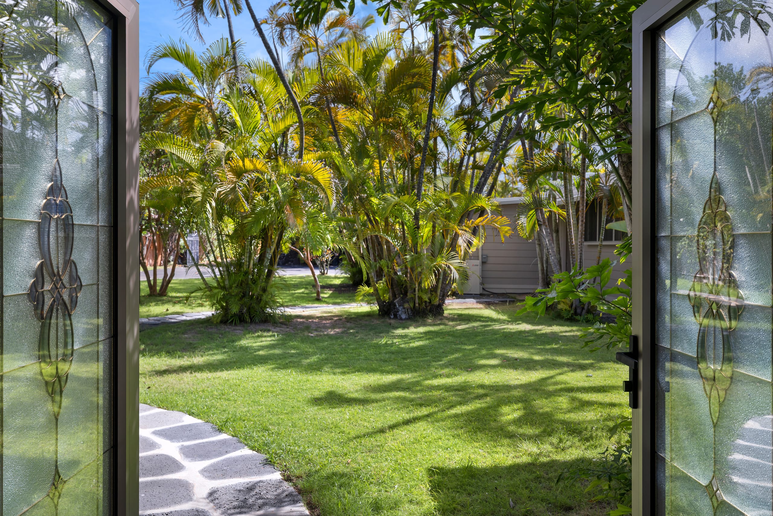 Home in Kailua · ★5.0 · 5 bedrooms · 6 beds · 3 private baths - Image 4