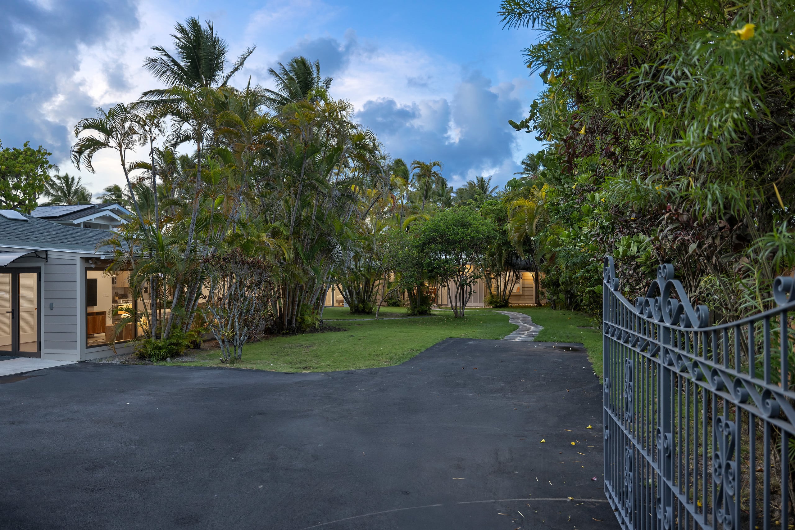 Home in Kailua · ★5.0 · 5 bedrooms · 6 beds · 3 private baths - Image 38