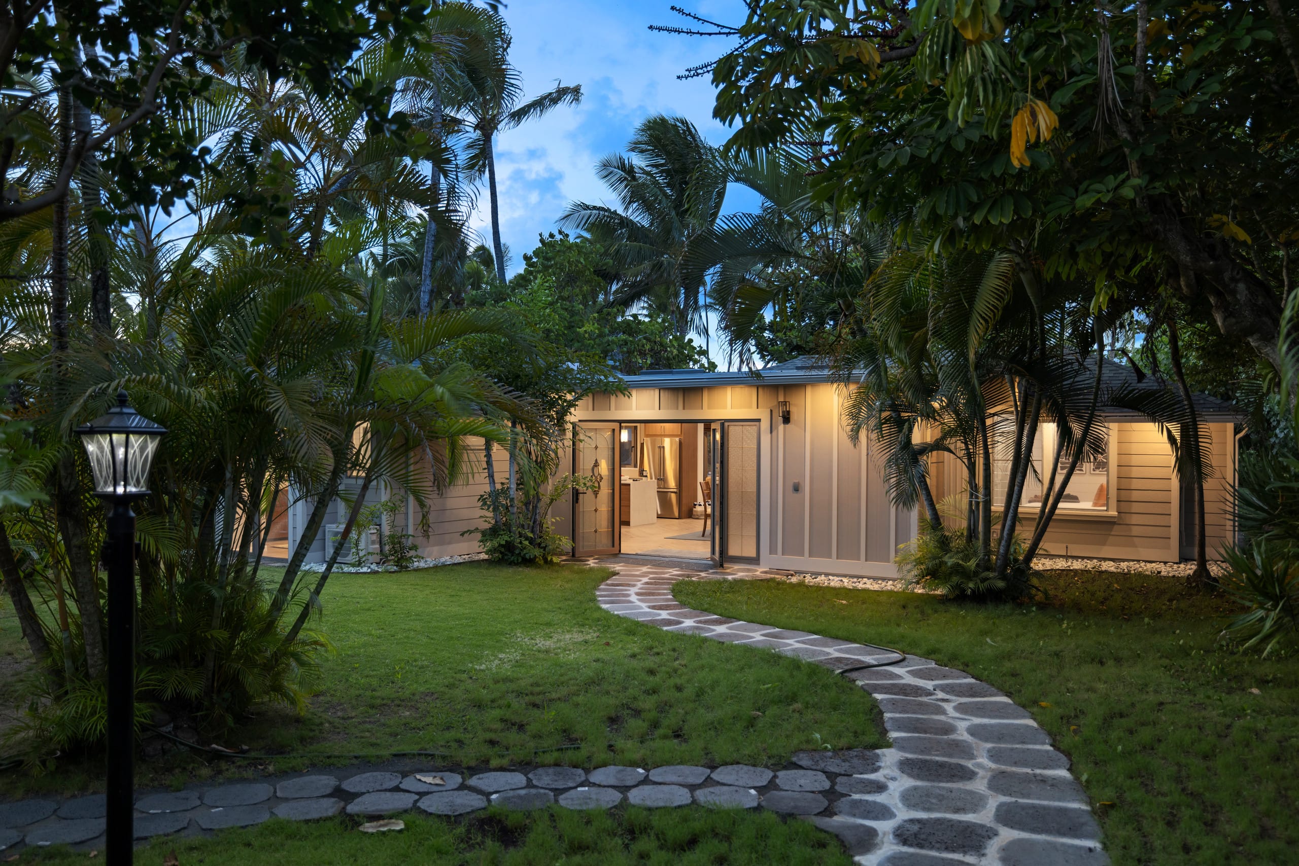 Home in Kailua · ★5.0 · 5 bedrooms · 6 beds · 3 private baths - Image 35