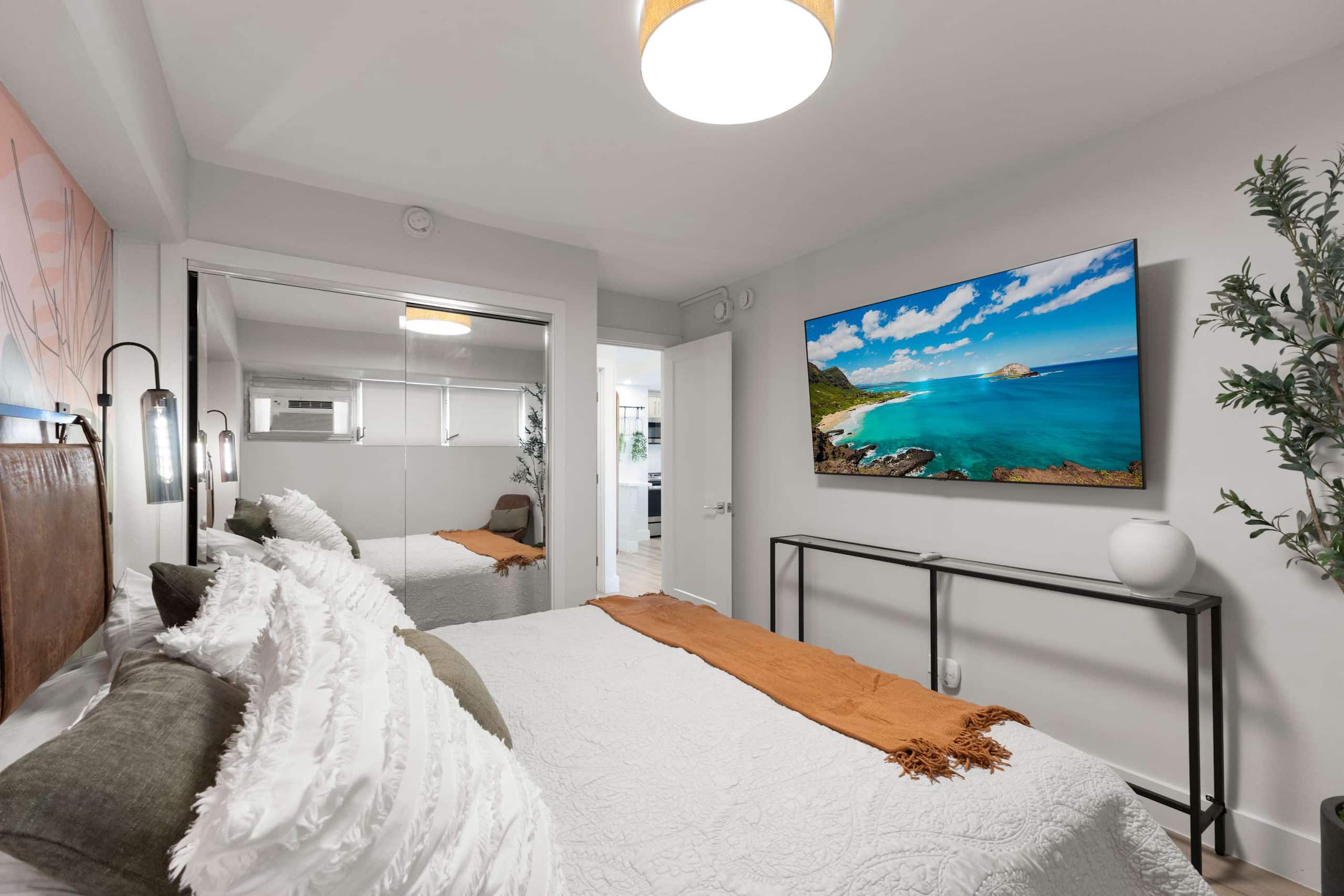 [TOP PICK] Waikiki 2BR Condo | Near Beach & Dining - Image 19