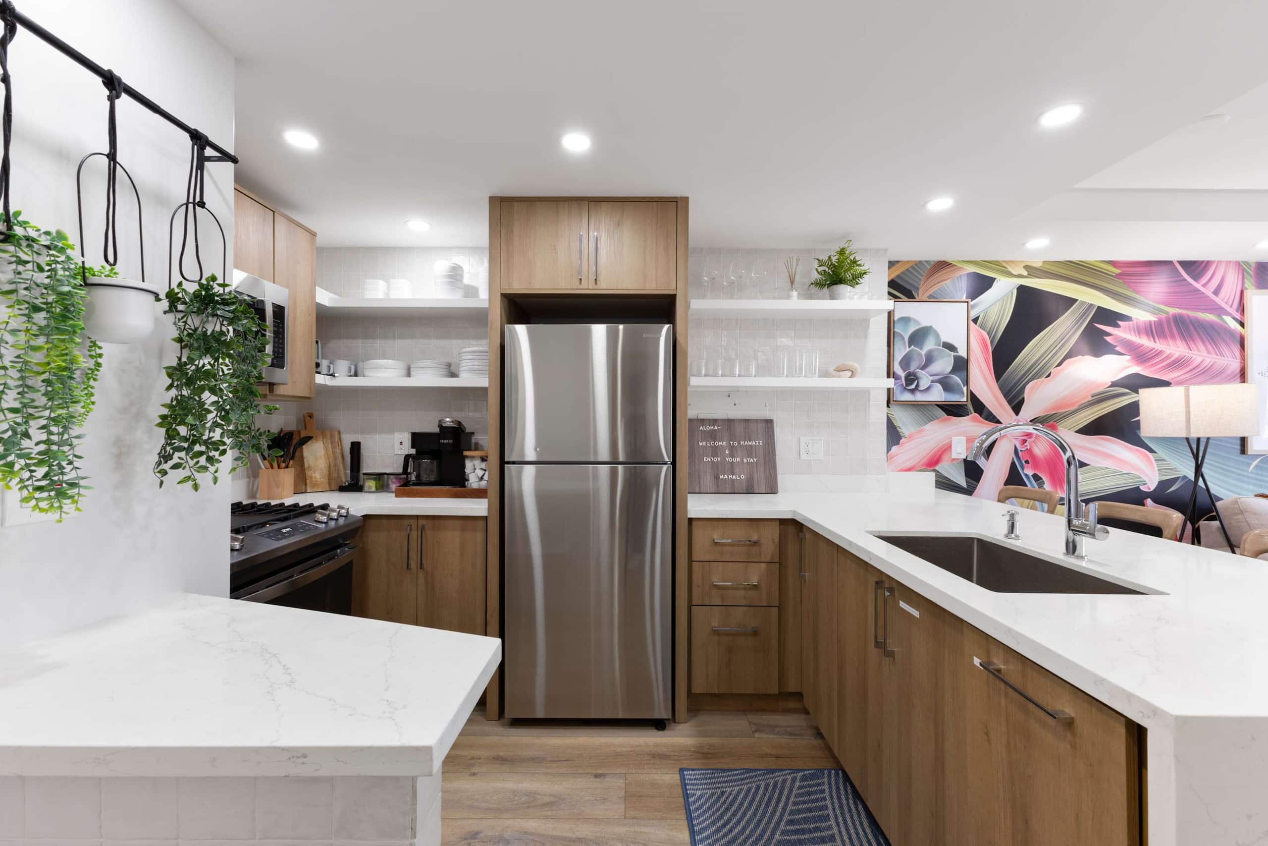 [TOP PICK] Waikiki 2BR Condo | Near Beach & Dining - Image 11