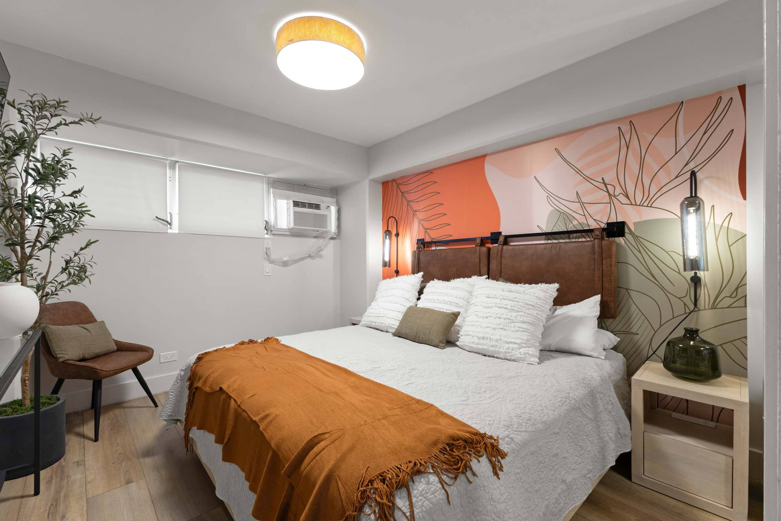 [TOP PICK] Waikiki 2BR Condo | Near Beach & Dining - Image 20