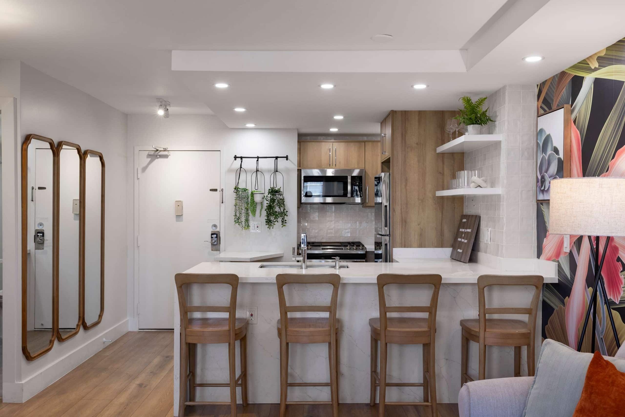 [TOP PICK] Waikiki 2BR Condo | Near Beach & Dining - Image 8