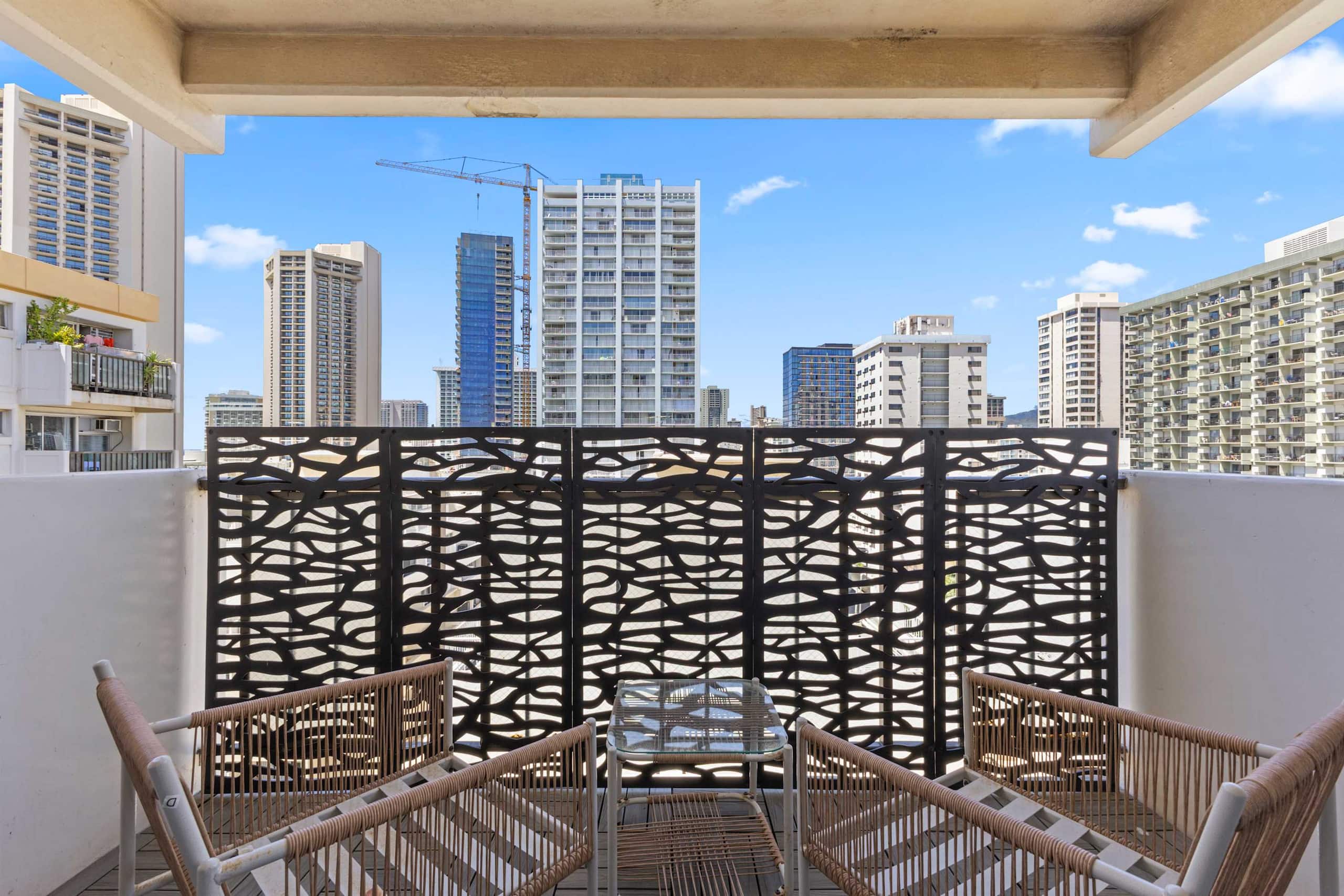 [TOP PICK] Waikiki 2BR Condo | Near Beach & Dining - Image 28