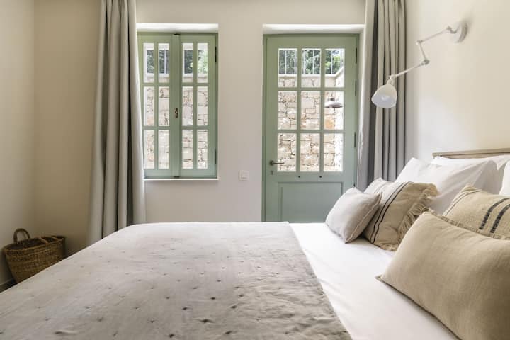 The second bedroom on the lower ground floor, also a double. (Bedroom 6)