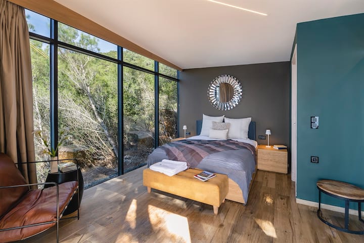 The first cabin's bedroom.