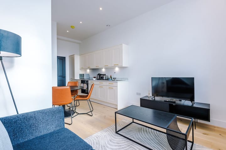 Stylish 1-bedroom Getaway In Sale - Sale