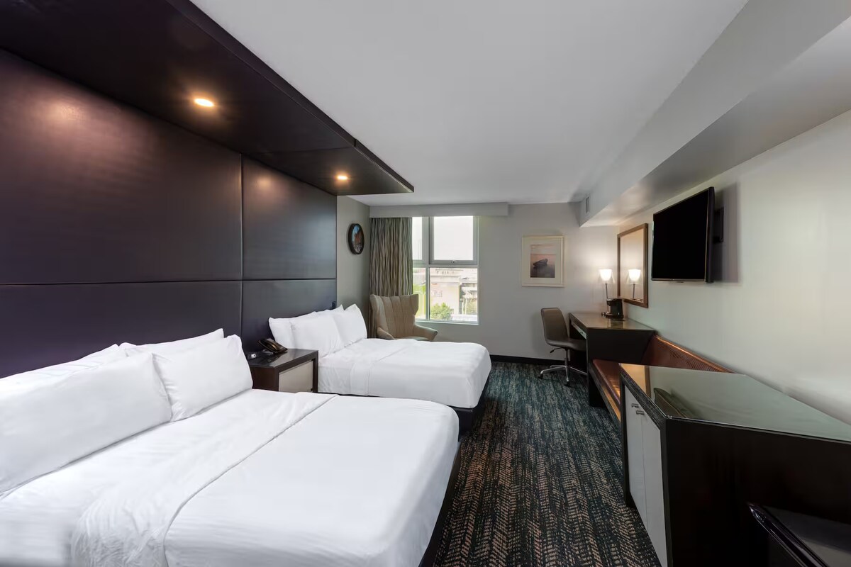 2 Doubles | 41 Lakefront | City View | Near Trails