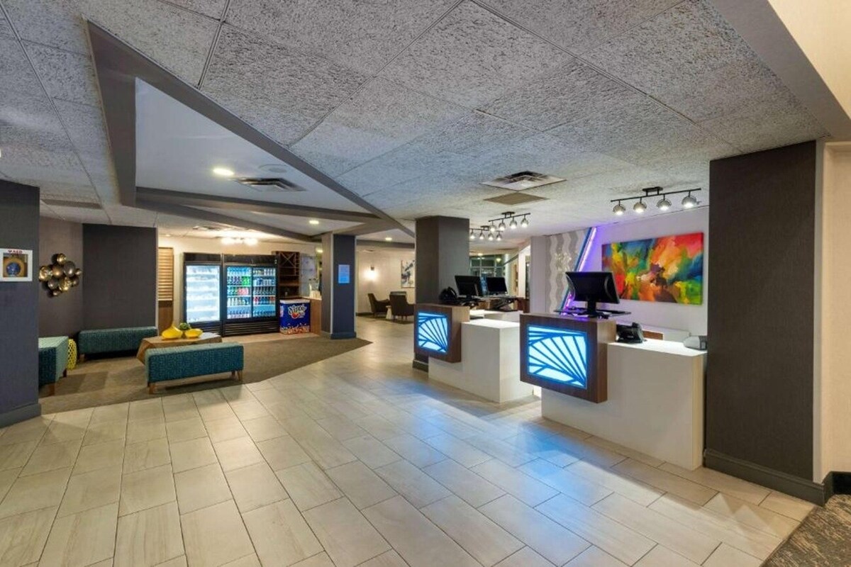 Lakefront Hotel