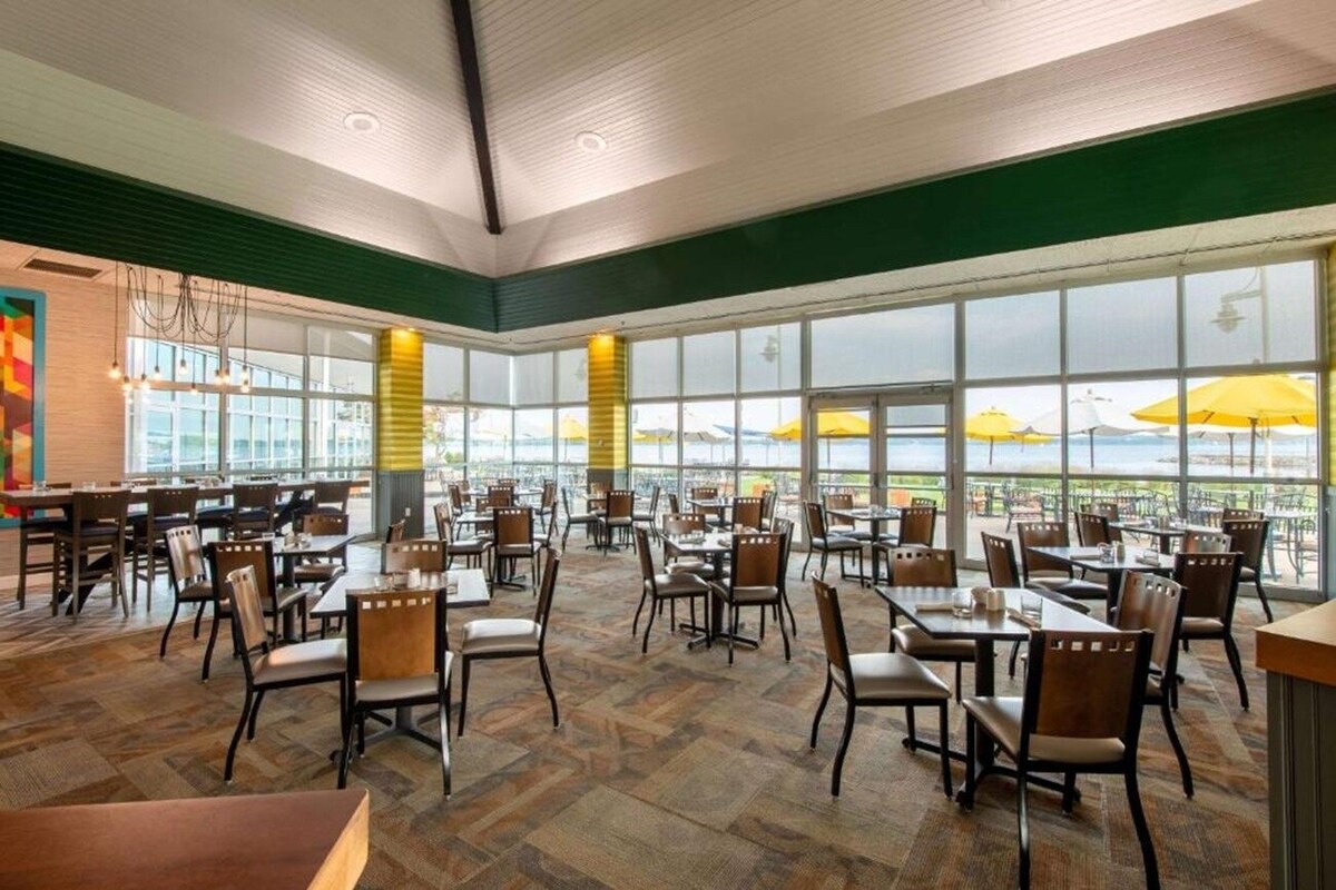 Lakefront Hotel
