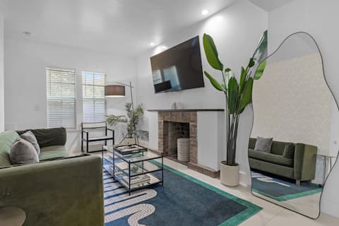 Top performing Airbnb: 7BD Downtown Oasis - Pool - 10 Mins to South Beach in Miami