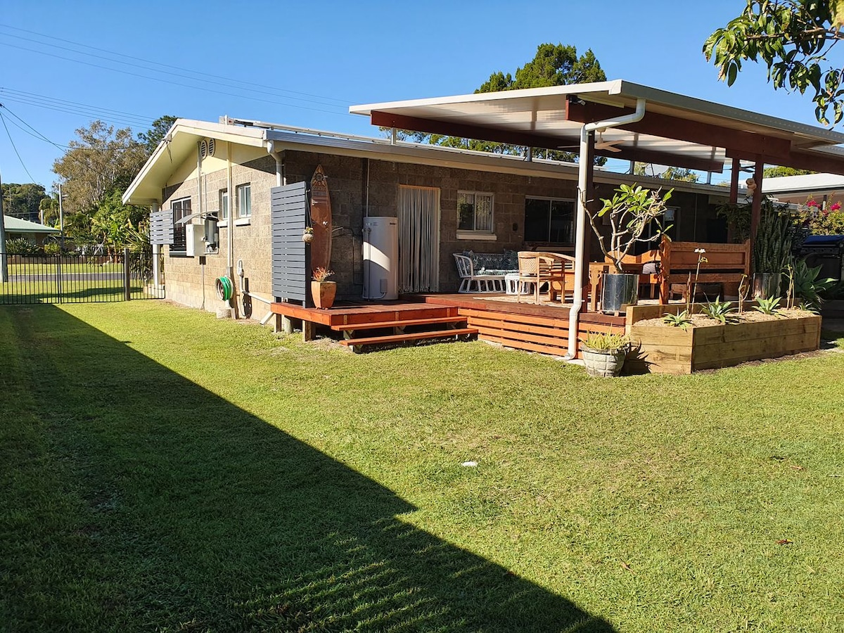 Surf N Earth - Rainbow Beach. Walk to beach - Houses for Rent in ...