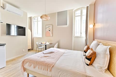 Top performing Airbnb: Cozy air-conditioned studio – Pré-St-Gervais in Le Pré Saint Gervais