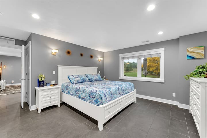 Spálňa 1 s manželskou posteľou a vlastnou kúpeľňou