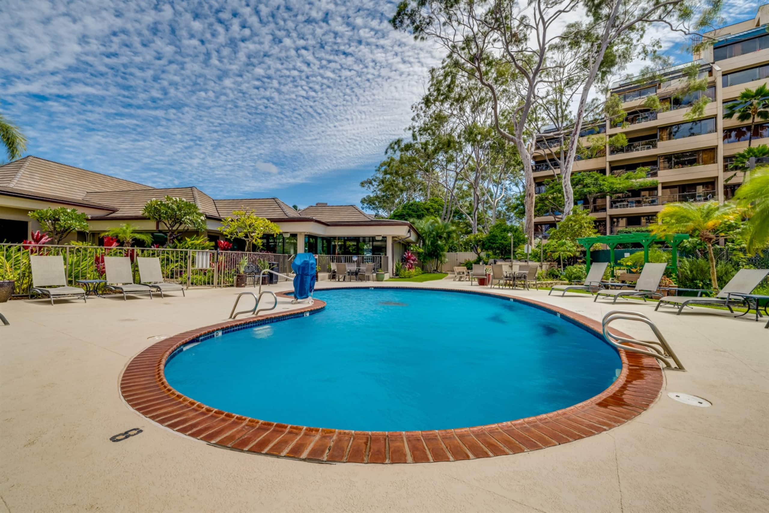 Condo in Lahaina · ★4.96 · 1 bedroom · 2 beds · 1 private bath - Image 4