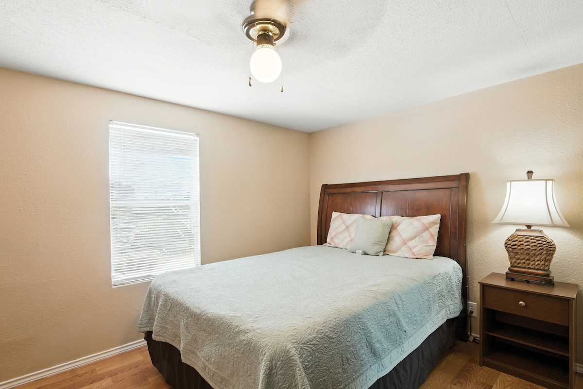 Ndani ya Nyumba, Taa, Kitanda, Samani, Mapambo ya Nyumba