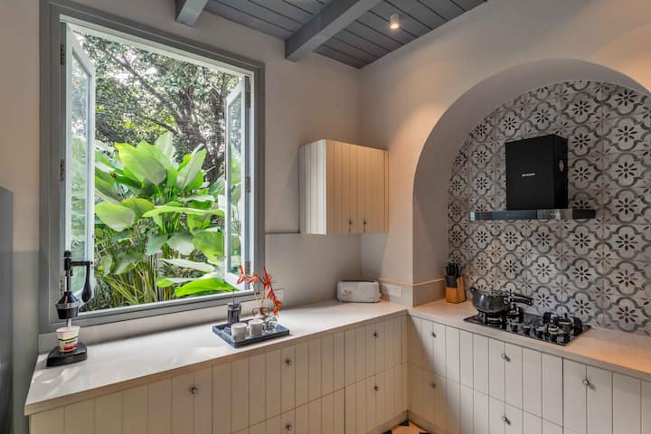 Fully equipped kitchen