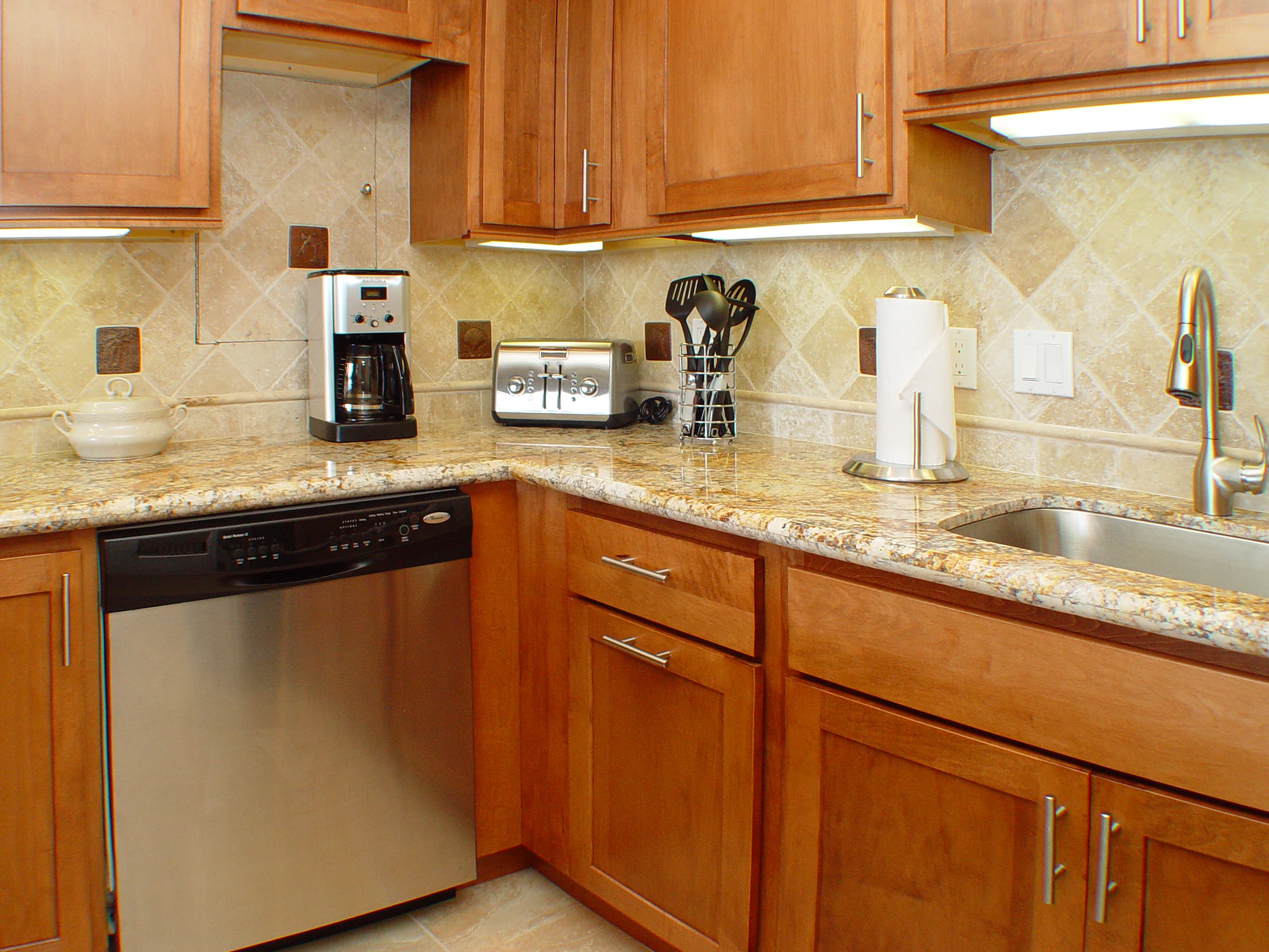 Condo in Lahaina · ★4.81 · 1 bedroom · 1 bed · 1 bath - Image 19