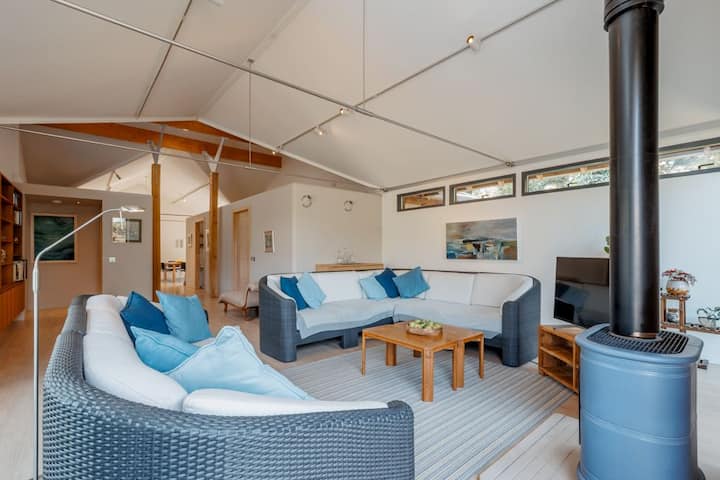 Underhill - Pet Friendly Holiday Home Near Coast - Wareham