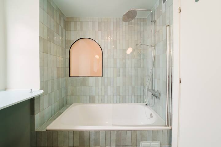 Charming 2BR – Baixa gallery image 5