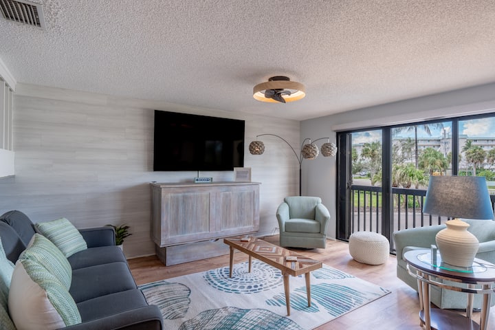Easy Beach Access | Santa Maria 104- The Sunnyside - Fort Myers Beach, FL